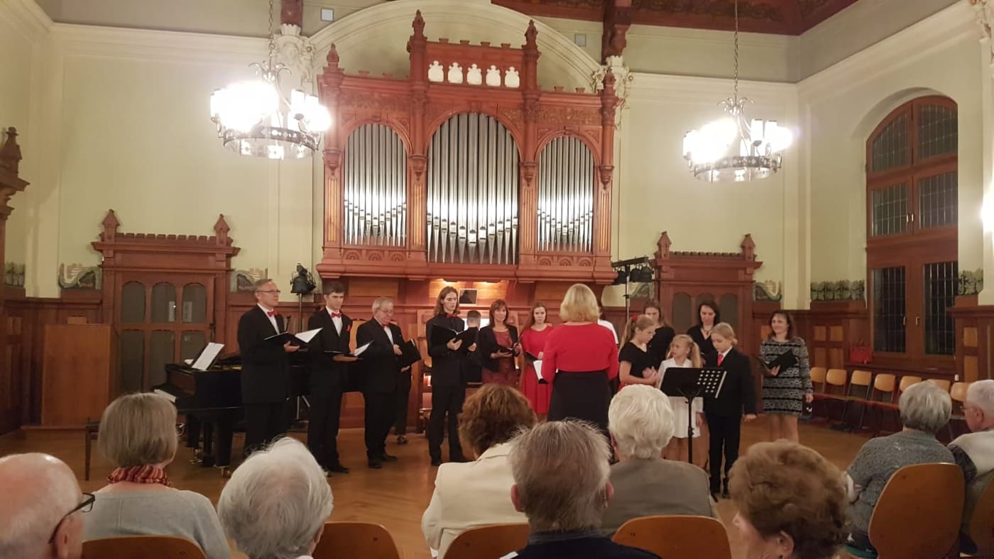 Kvíltet na koncertu v Budyšíně - aula Schillerova gymnázia